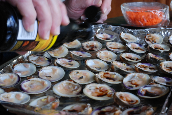 Clams getting Worcestershire sauce