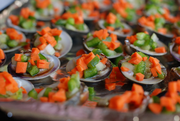 Clams with carrot, celery and pepper