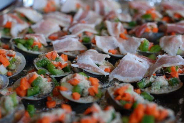 Clams with bacon and breadcrumbs