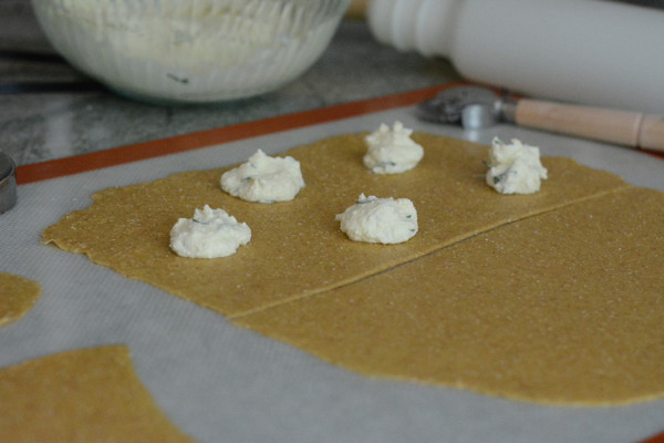 filling ravioli