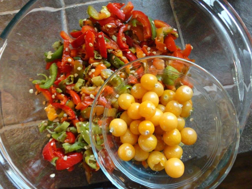 sliced peppers and golden berries