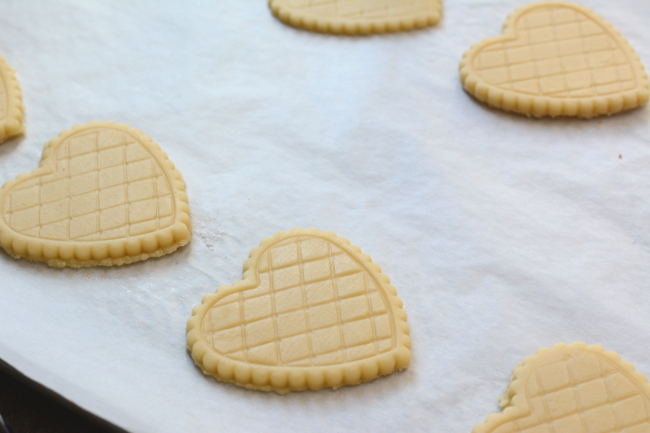 butter cookies ready to bake. Choco Leibniz and Petit écolier don't have to be just a special treat. Make these impressive butter cookies with molded chocolate at home!