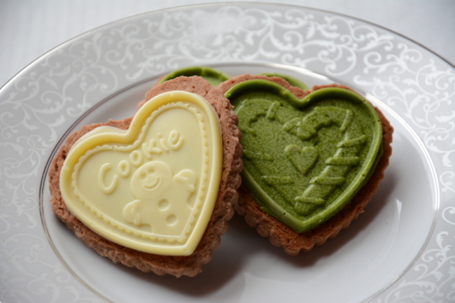 white chocolate and matcha white chocolate cookies