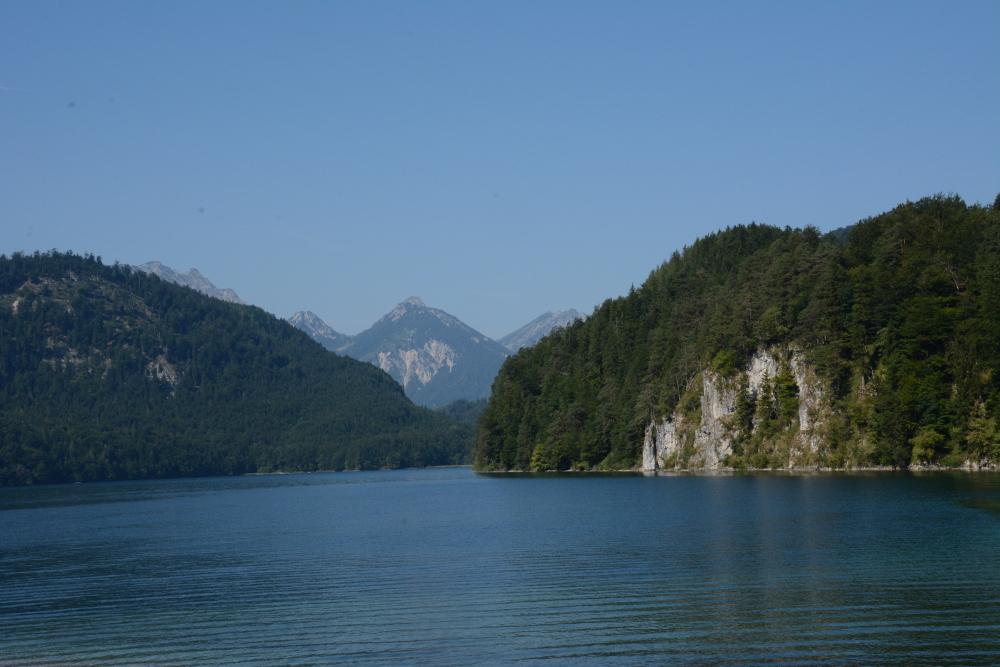 lake at neuschwanstein