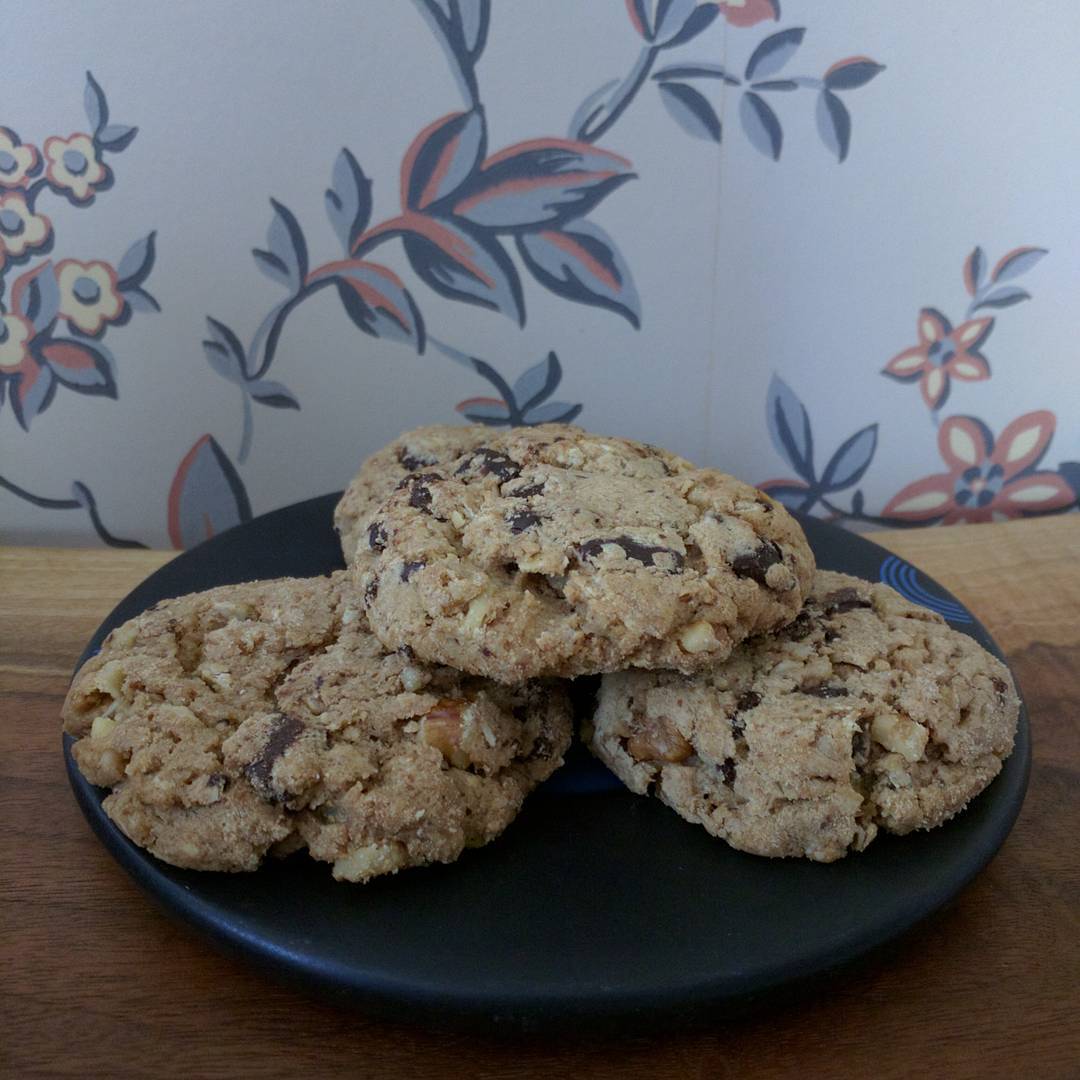 chocolate chip oatmeal walnut cookies