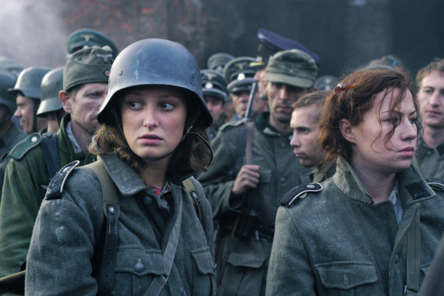 Der Untergang starring Alexandra Maria Lara.