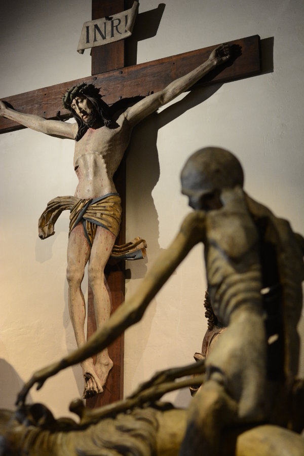 Crucifix and skeleton sculptures at Bayerisches Nationalmuseum.