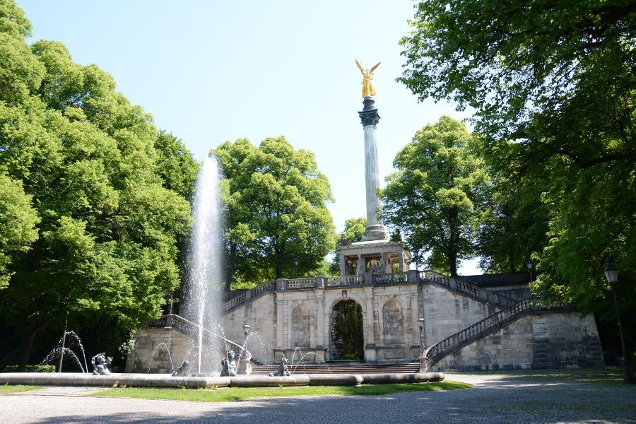 Friedensengel (Angel of Peace) and Putti Fountain in Munich, Germany.