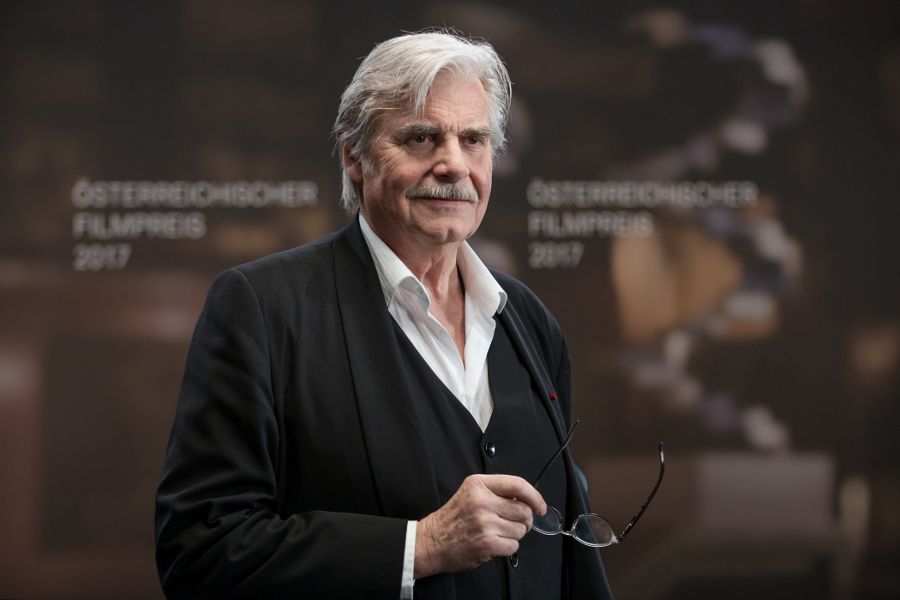 Learn German with the films of Austrian actor Peter Simonischek.