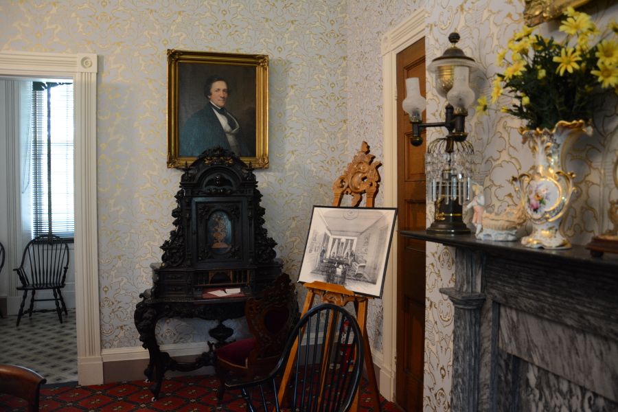 Room with Harriet Lane's writing desk at Wheatland.