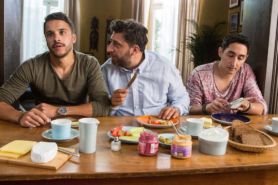 Learn German with the film 3 Türken & 1 Baby starring Kida Khodr Ramadan.