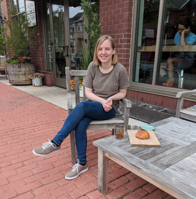 Out to breakfast at the Malvern Buttery in a pair of Waldlaufer Mica Herne sneakers.