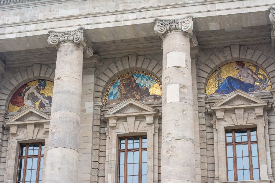 Mosaics decorate the exterior of the Bayerische Staatskanzlei.