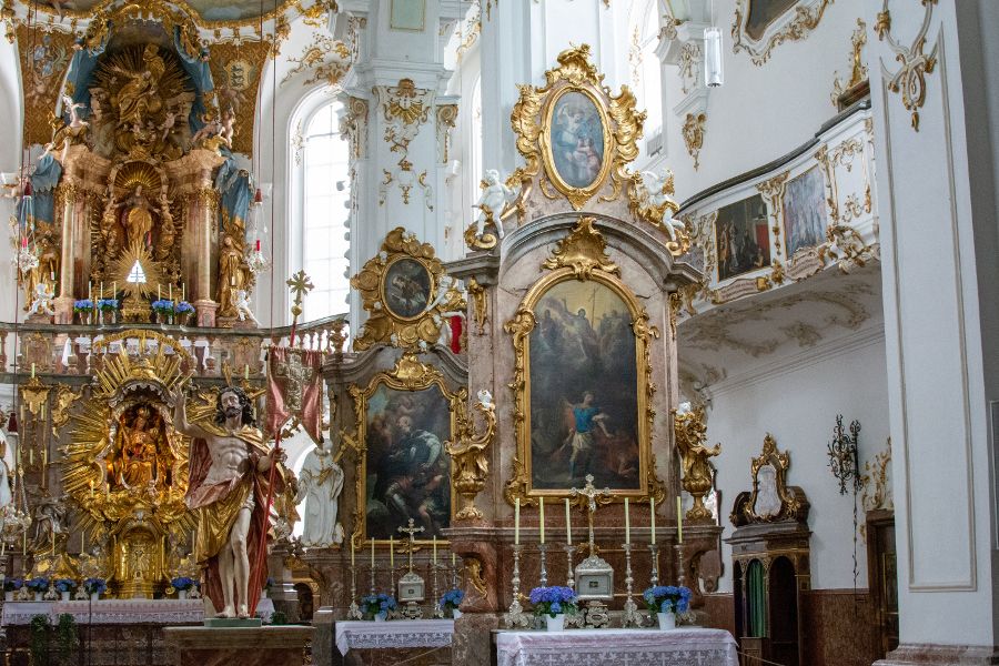 The Kloster Andechs church's altars.