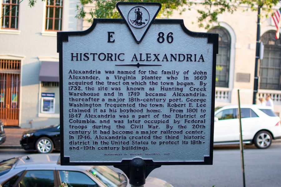 A sign recognizing Historic Alexandria.