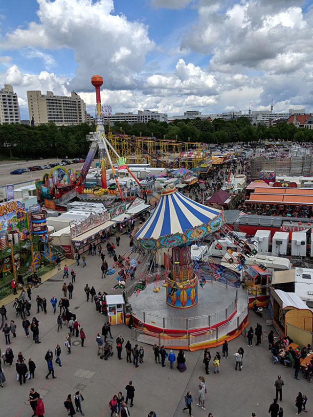 A view over the Munich Frühlingsfest.