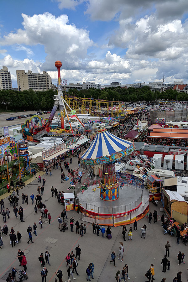 A view over the Munich Frühlingsfest.