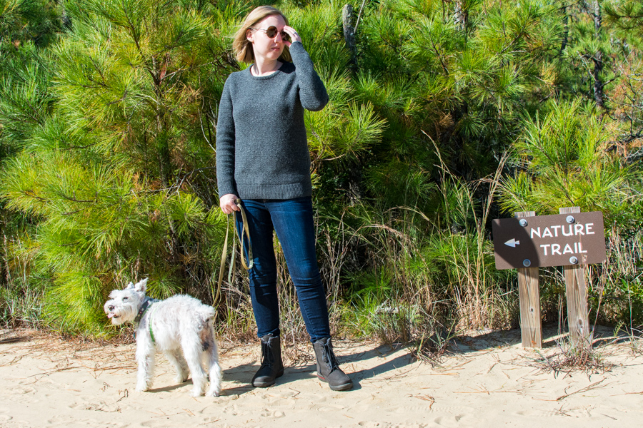 Exploring the dog-friendly sand dunes of Jockey's Ridge State Park in Waldlaufer Jordy Hadessa boots.