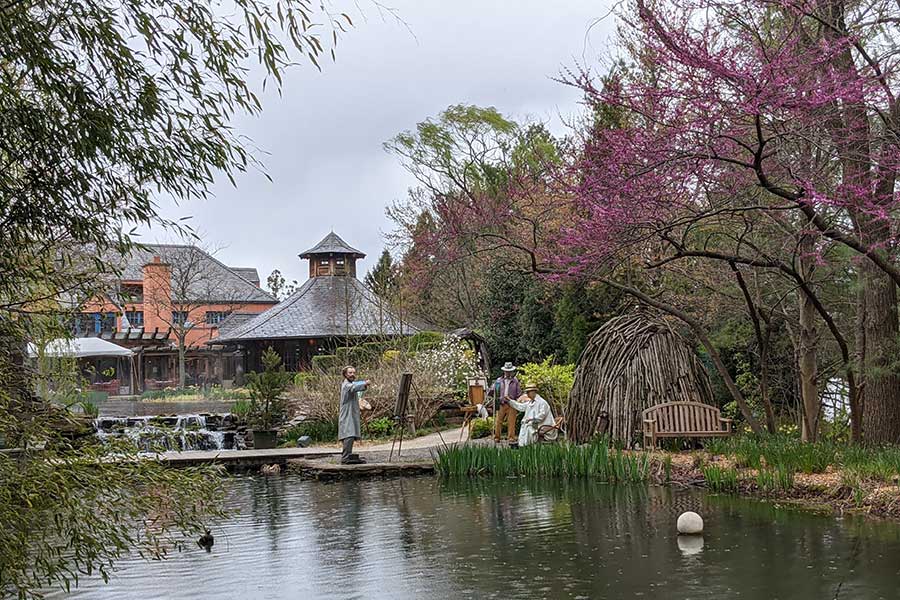 New Jersey sculpture garden offers realistic-looking painters.