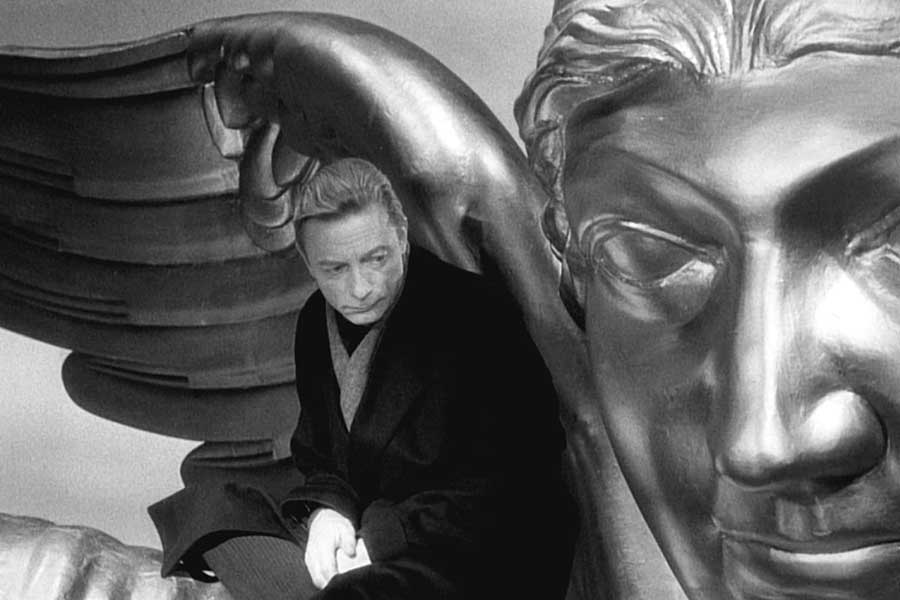 Learn German with the Wim Wenders film Wings of Desire!