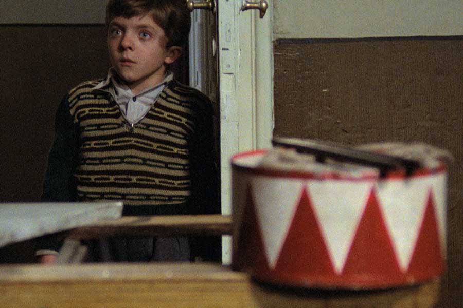 Learn German with the film The Tin Drum by director Volker Schlöndorff!