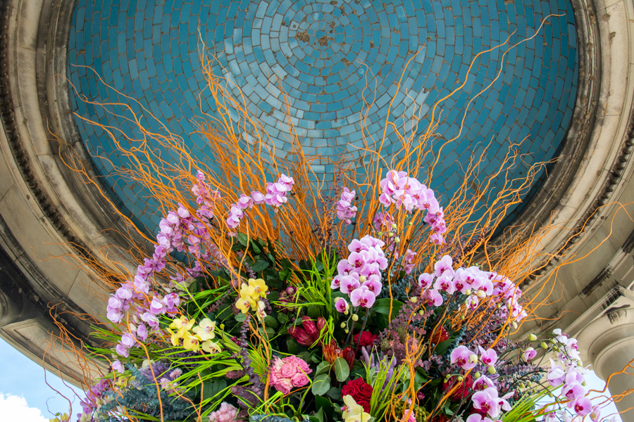 An impressive flower arrangement sits at the center of the FDR Gazebo at the Philadelphia Flower Show 2022.