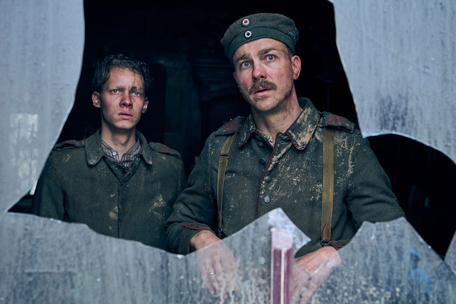 Learn German with the film All Quiet on the Western Front starring Albrecht Schuch.