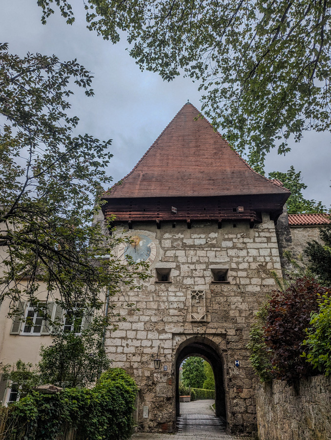 A gate along the perimeter of Burghausen Castle.