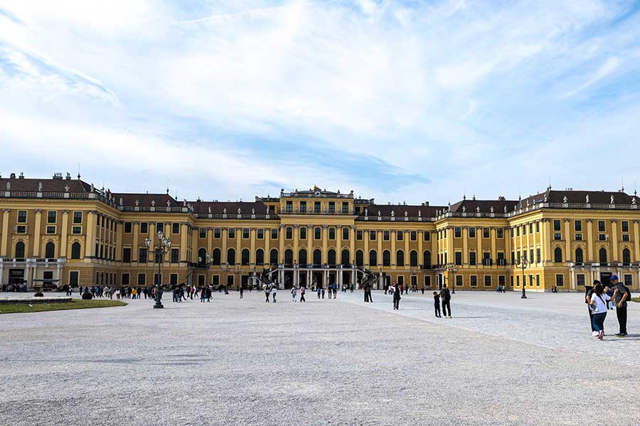 Schloss Schönbrunn sits regally in western Vienna.