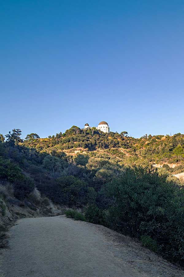 Hiking in Griffith Park to Griffith Observatory.